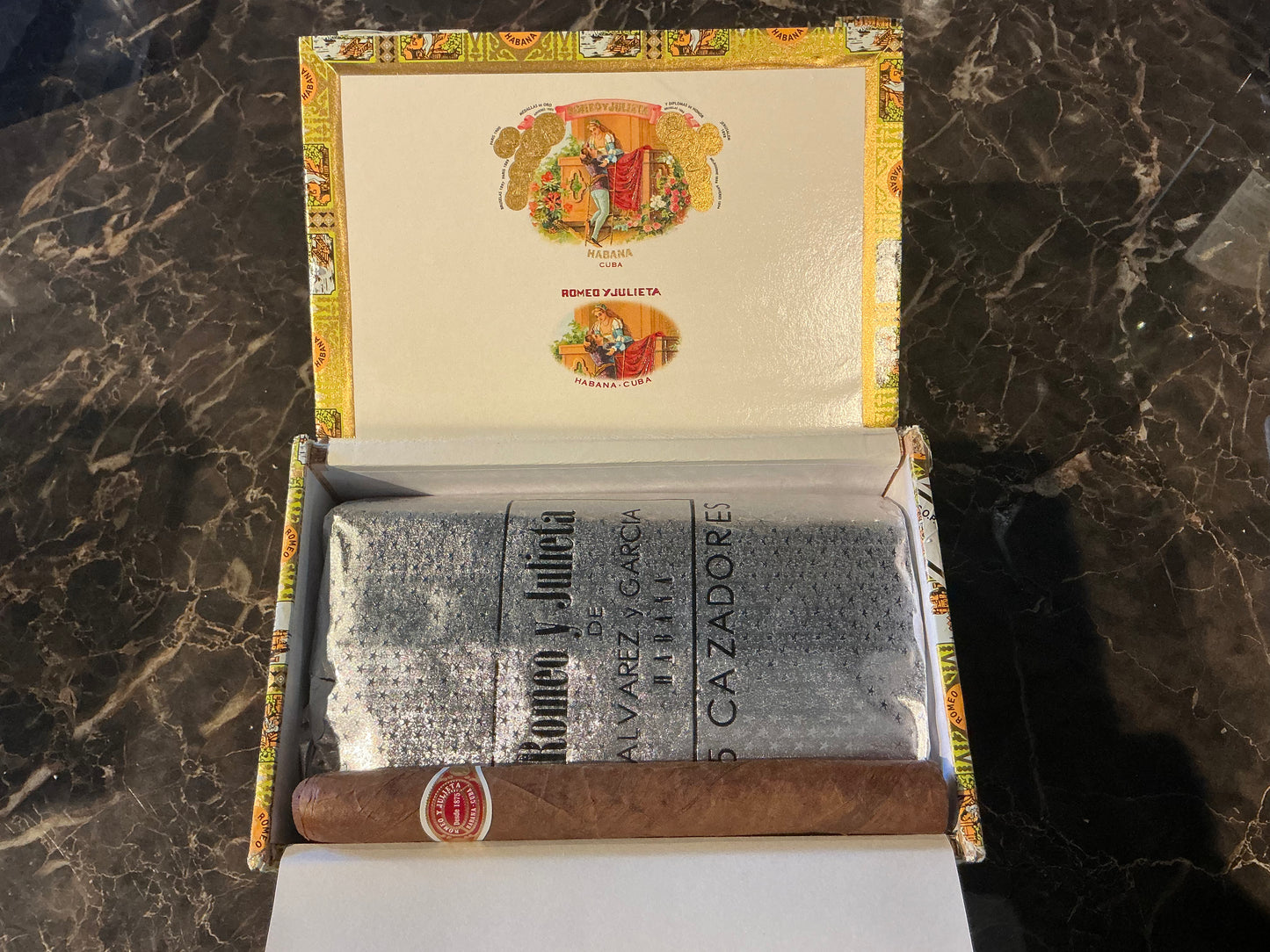 ROMEO Y JULIETA CAZADORES 【ロメオ y ジュリエッタ カザドレス】