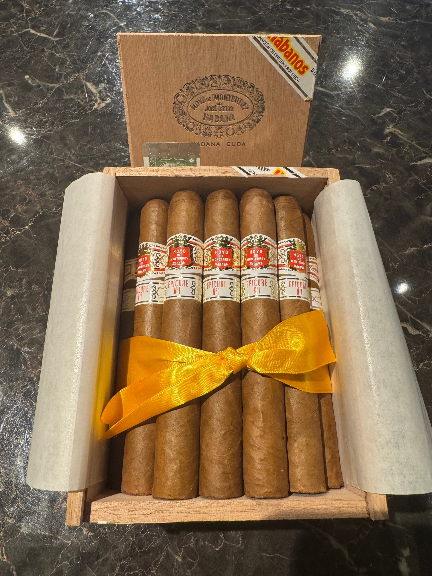 HOYO DE MONTERREY EPICURE NO.1［ホヨー・ドゥ・モントレー　エピキュア　NO.1］
