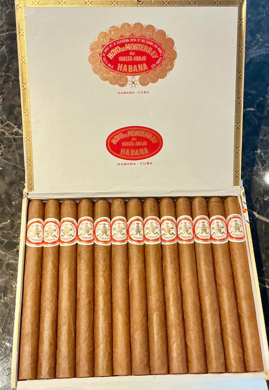 HOYO DE MONTERREY DOUBLES  CORONAS［ホヨー・ドゥ・モントレー　ダブルコロナス］