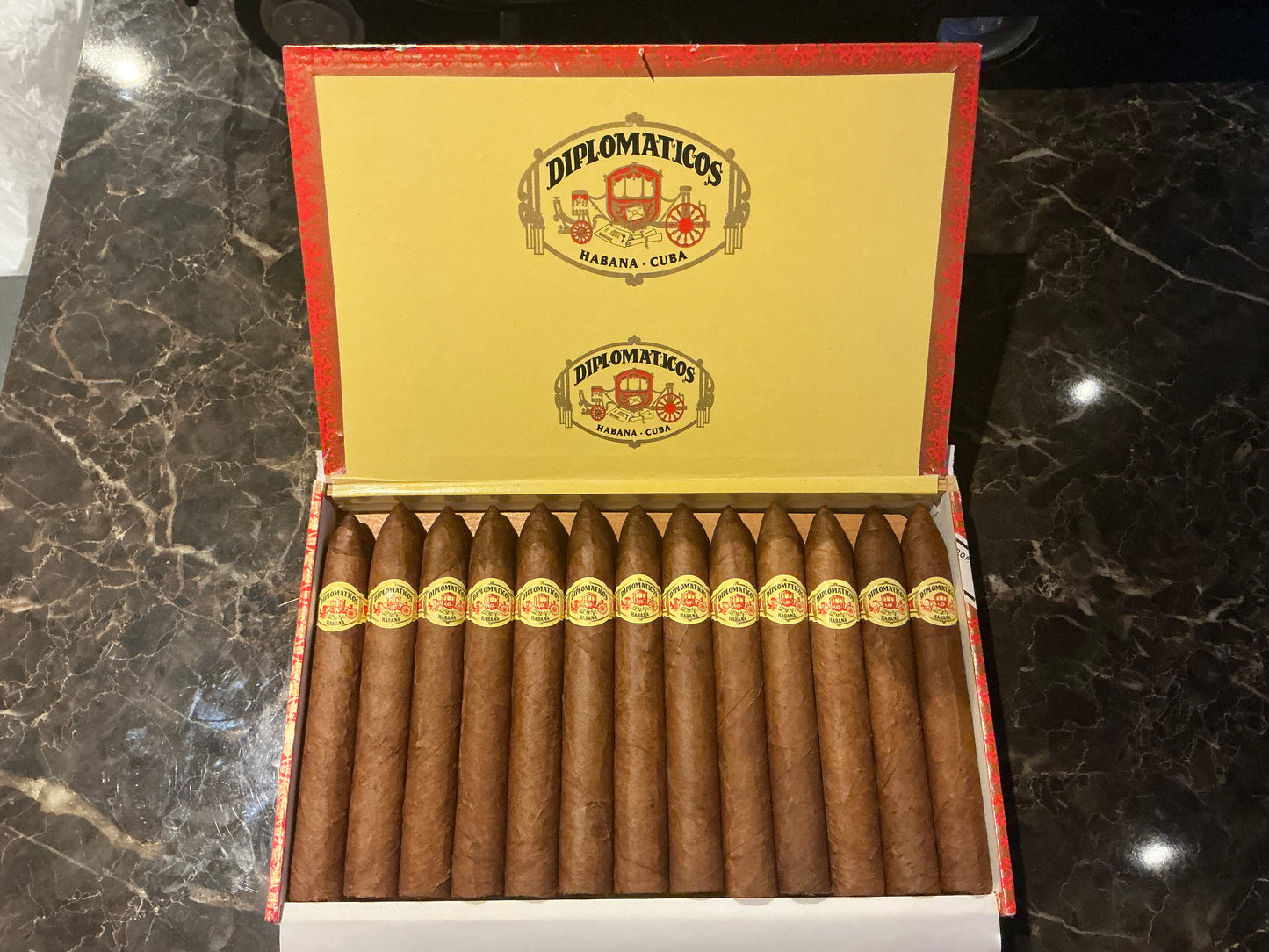DIPLOMATICOS NO2［ディプロマティコス　NO 2］
