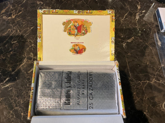 ROMEO Y JULIETA CAZADORES 【ロメオ　y ジュリエッタ　カザドレス】