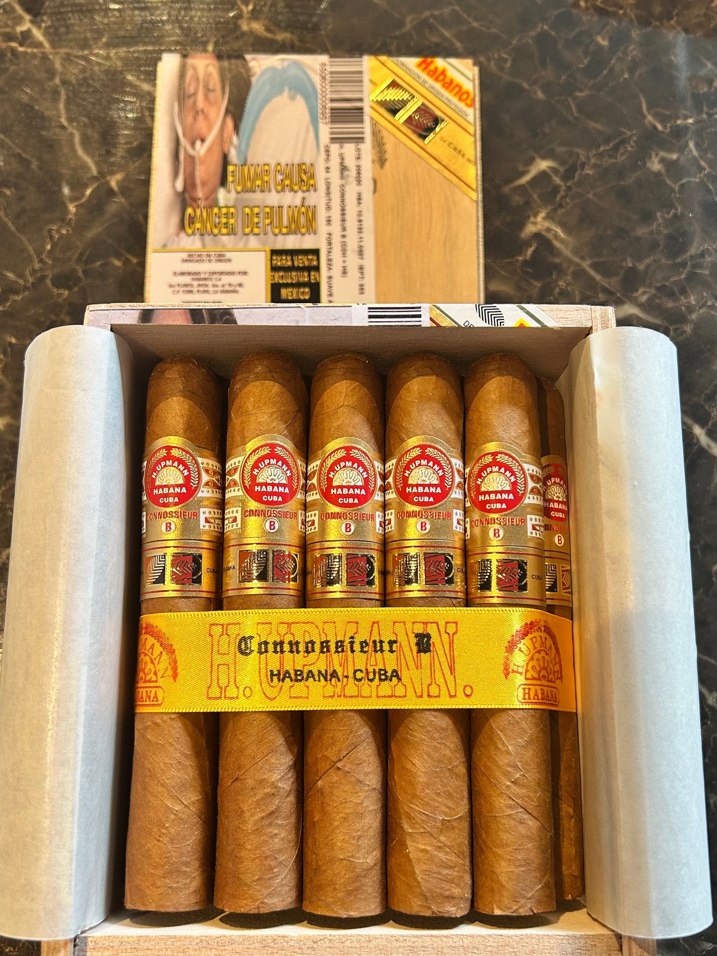 H.UPMANN CONNOSSIEUR B［アップマン　コノスールB］