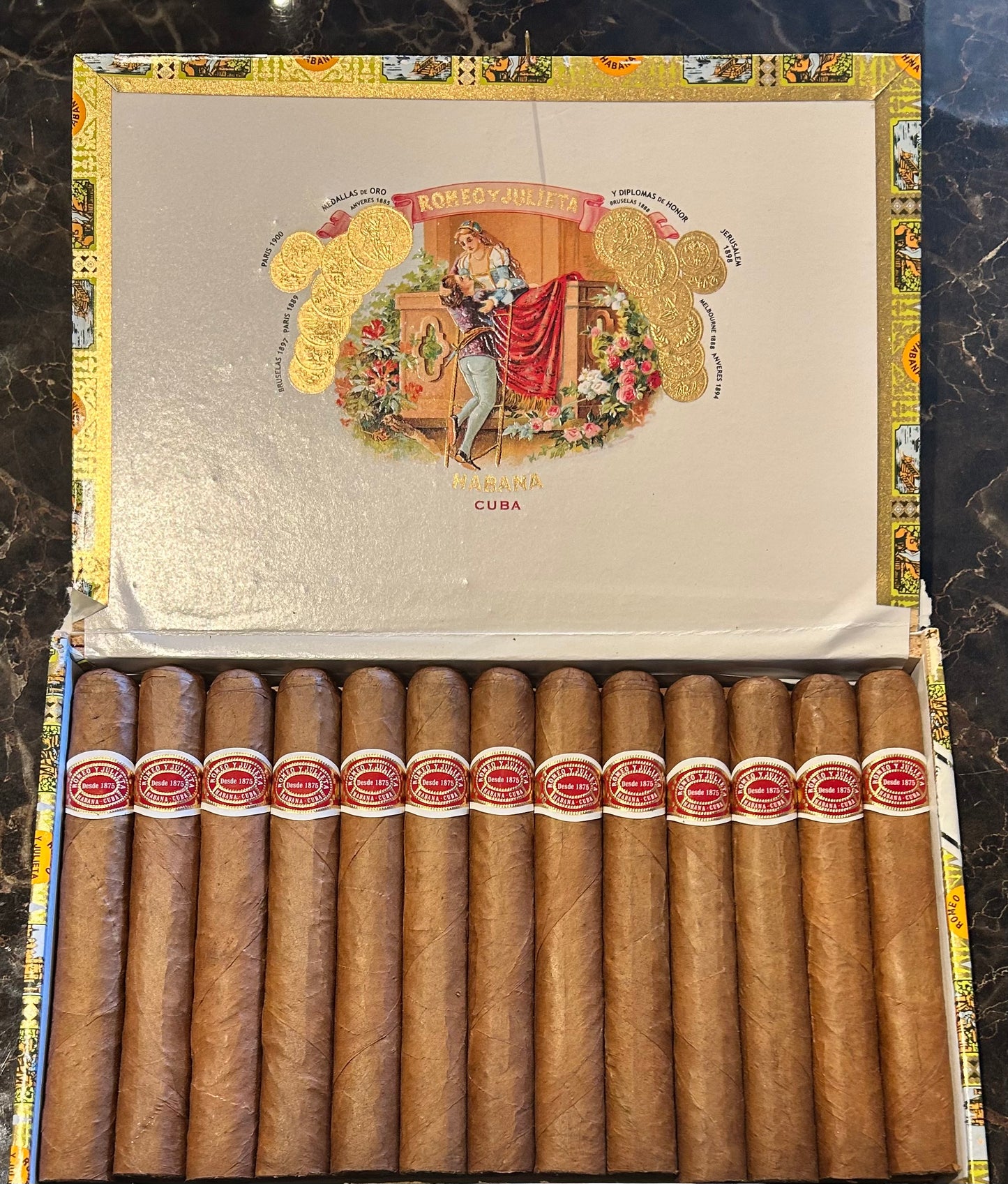 ROMEO Y JULIETA MILLE FLEURS［ロメオ　y  ジュリエッタ　ミルフレイユ］